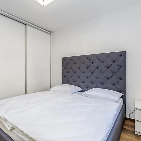 Three Units קריקווניצה