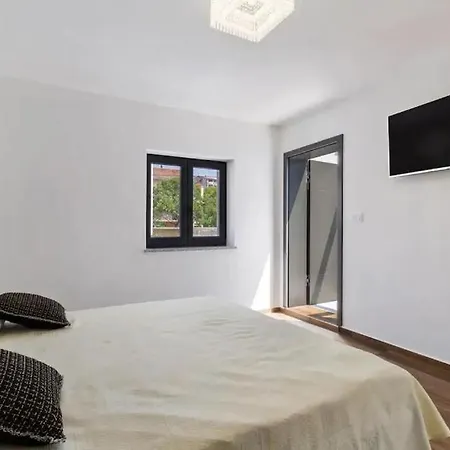 Three Units * Crikvenica