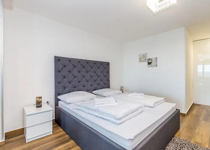 Three Units * Crikvenica