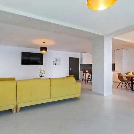 Three Units * Crikvenica