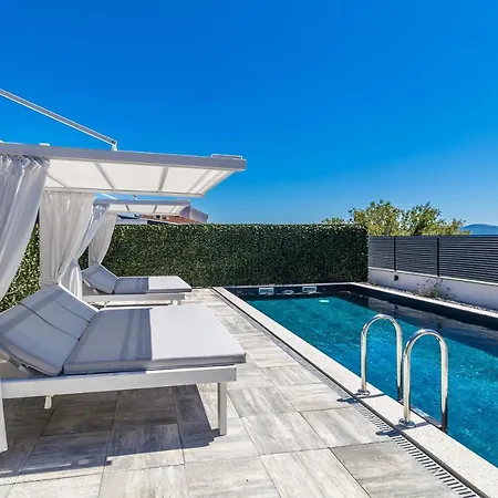 Villa Three Units Crikvenica