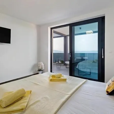 Three Units * Crikvenica