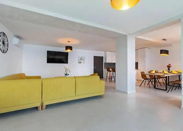 Three Units * Crikvenica