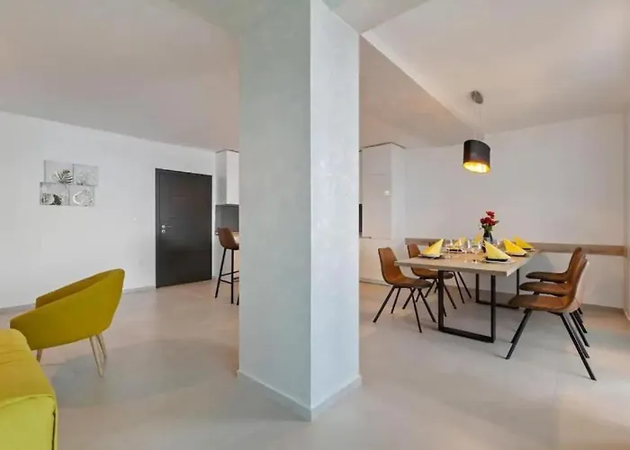 Villa Three Units Crikvenica