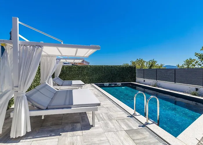 Villa Three Units Crikvenica