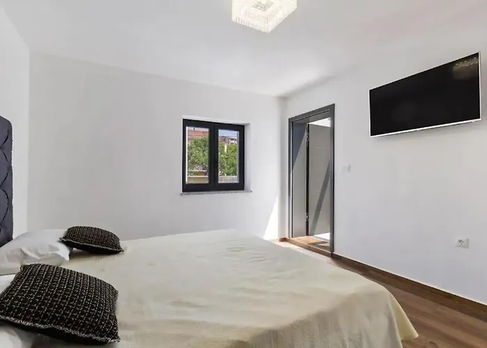 Three Units * Crikvenica