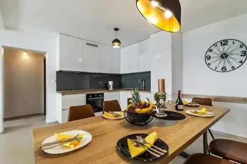 Three Units * Crikvenica